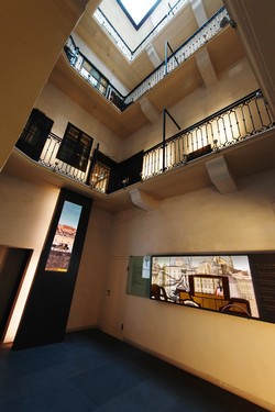 Inner courtyard: Mozart's arrival in Vienna © Mozarthaus Vienna/David Peters